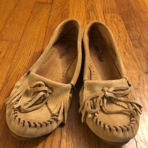 New Minnetonka Moccasins Tan Brown Suede